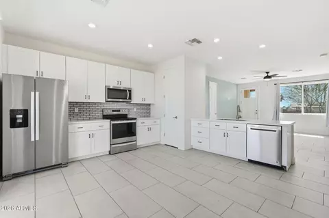 Kitchen - 11546 E 4th Ave, Apache Junction, AZ 85120 photo 4 of 4