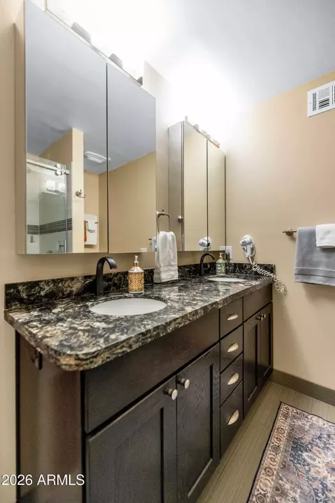 Bath - 2501 E Yucca St, Phoenix, AZ 85028 photo 1 of 4