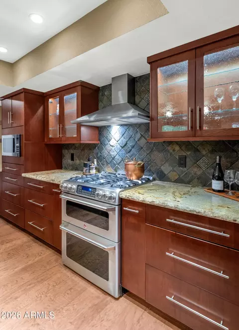 Kitchen - 2501 E Yucca St, Phoenix, AZ 85028 photo 5 of 7