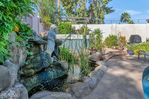 Exterior - 2501 E Yucca St, Phoenix, AZ 85028 photo 7 of 12