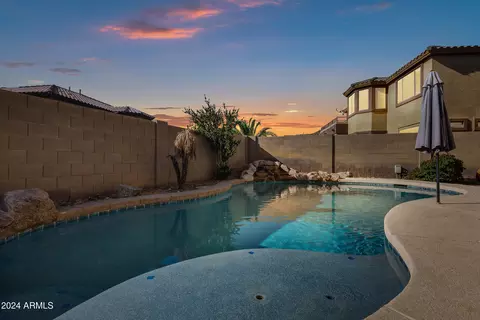 2801 W Silver Fox Way, Phoenix, AZ 85045