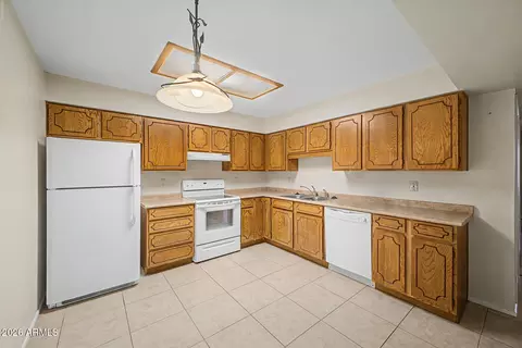 Kitchen - 4329 E Capri Ave #222, Mesa, AZ 85206 photo 2 of 4