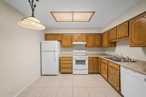 Kitchen - 4329 E Capri Ave #222, Mesa, AZ 85206 photo 3 of 4