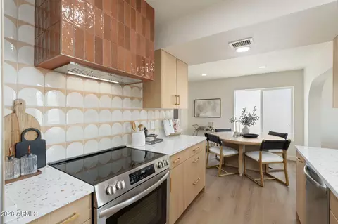 Kitchen - 1102 E Michigan Ave, Phoenix, AZ 85022 photo 6 of 8