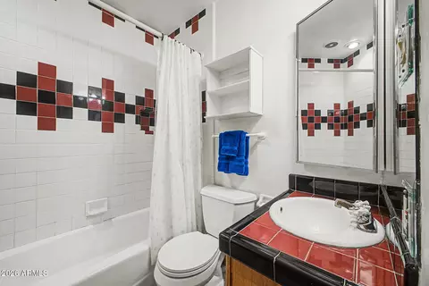 Bath - 1132 E Flynn Ln, Phoenix, AZ 85014 photo 2 of 2