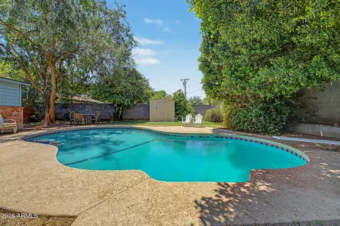 Exterior - 1132 E Flynn Ln, Phoenix, AZ 85014 photo 3 of 10