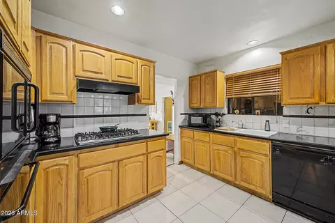 Kitchen - 1132 E Flynn Ln, Phoenix, AZ 85014 photo 1 of 3