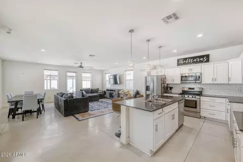 3218 W Glendale Ave #24, Phoenix, AZ 85051