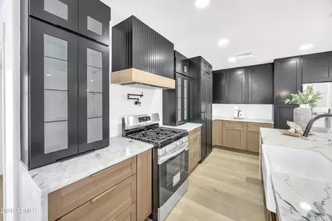Kitchen - 3936 E Oak St, Phoenix, AZ 85008 photo 4 of 5