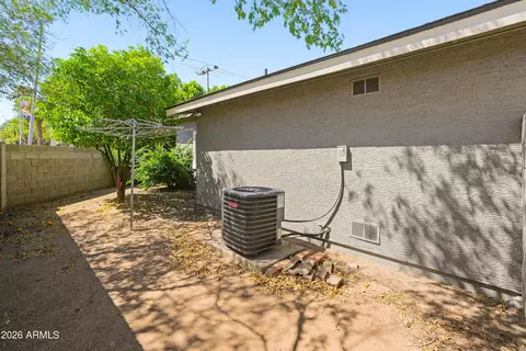 Exterior - 344 E Osborn Rd, Phoenix, AZ 85012 photo 8 of 10