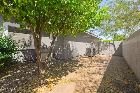 Exterior - 344 E Osborn Rd, Phoenix, AZ 85012 photo 7 of 10