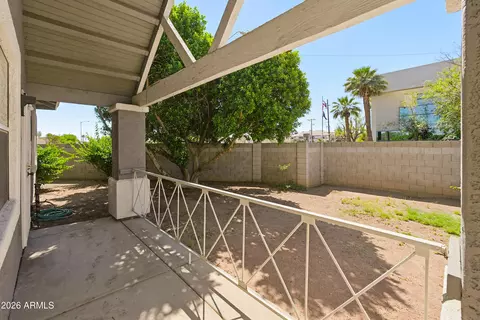 Exterior - 344 E Osborn Rd, Phoenix, AZ 85012 photo 5 of 10