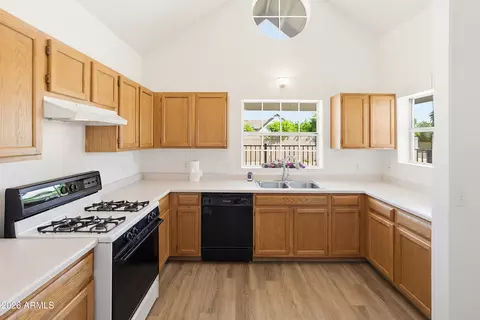 Kitchen - 344 E Osborn Rd, Phoenix, AZ 85012 photo 2 of 5