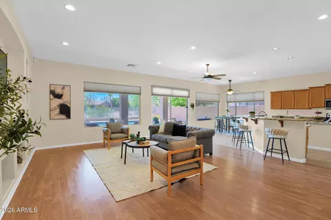 25040 N 44th Ave, Phoenix, AZ 85083