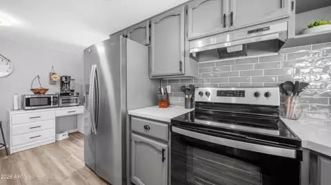 Kitchen - 5532 E Delta Ave, Mesa, AZ 85206 photo 4 of 5