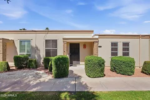 10046 W Hawthorn Dr, Sun City, AZ 85351