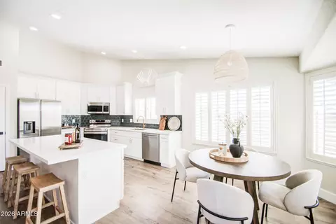 5241 Elena Cir, Mesa, AZ 85206 photo 2