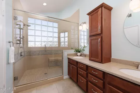 Bath - 4183 E Cholla Canyon Dr, Phoenix, AZ 85044 photo 2 of 4