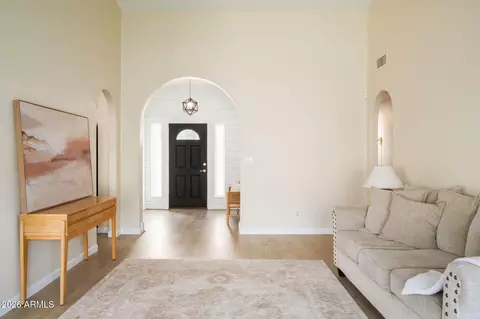 4102 E Siesta Ln, Phoenix, AZ 85050 photo 4