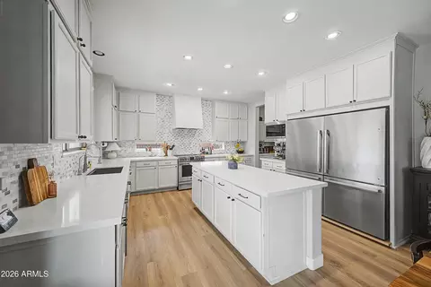 6886 S Emerald Pl, Chandler, AZ 85249