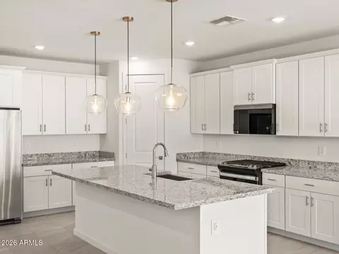 8444 W Saratoga Way, Florence, AZ 85132