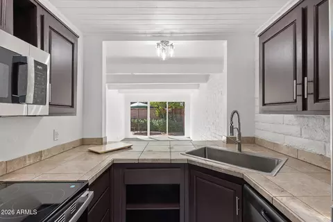 3012 N 32nd St #36, Phoenix, AZ 85018