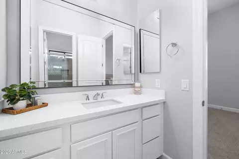 Bath - 2537 E Turnberry Dr, Gilbert, AZ 85298 photo 5 of 8