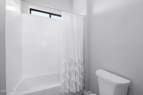 Bath - 2537 E Turnberry Dr, Gilbert, AZ 85298 photo 7 of 8