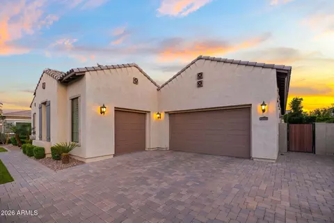Exterior - 2537 E Turnberry Dr, Gilbert, AZ 85298 photo 5 of 30