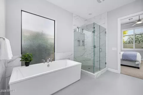 Bath - 2537 E Turnberry Dr, Gilbert, AZ 85298 photo 2 of 8
