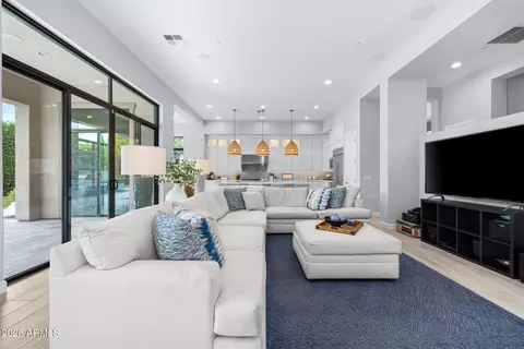 Living - 2537 E Turnberry Dr, Gilbert, AZ 85298 photo 4 of 5