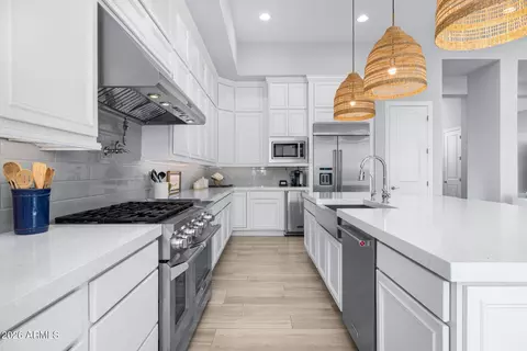Kitchen - 2537 E Turnberry Dr, Gilbert, AZ 85298 photo 1 of 6