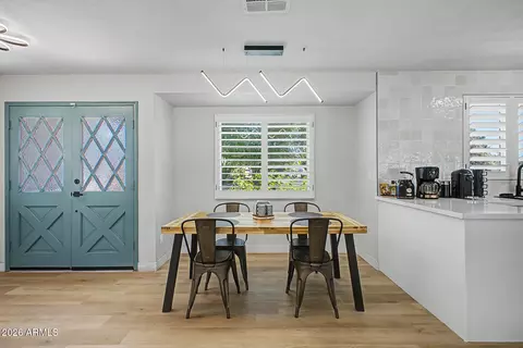 Dining - 1501 W Dunlap Ave, Phoenix, AZ 85021 photo 2 of 3