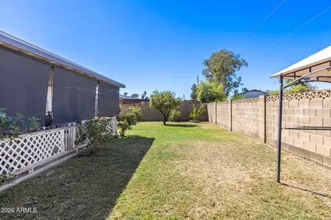 Exterior - 4208 N 79th Ave, Phoenix, AZ 85033 photo 6 of 9