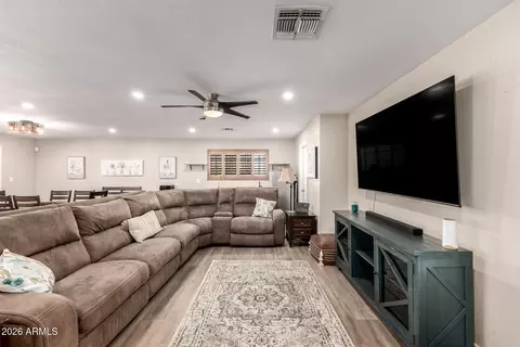 Living - 4208 N 79th Ave, Phoenix, AZ 85033 photo 1 of 2