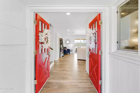 Entry Way - 313 El Caminito Dr, Phoenix, AZ 85020 photo 1 of 4