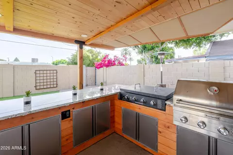 Kitchen - 313 El Caminito Dr, Phoenix, AZ 85020 photo 6 of 6