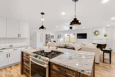 Kitchen - 313 El Caminito Dr, Phoenix, AZ 85020 photo 3 of 6