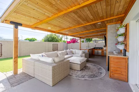 Exterior - 313 El Caminito Dr, Phoenix, AZ 85020 photo 4 of 8