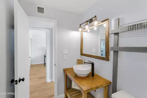 Bath - 313 El Caminito Dr, Phoenix, AZ 85020 photo 3 of 7