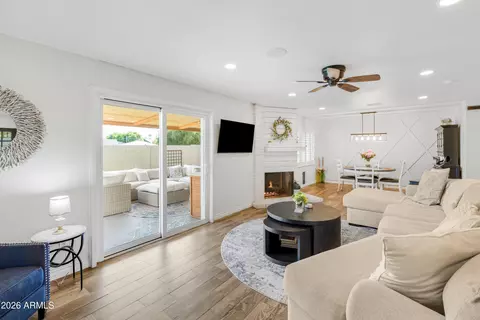 Living - 313 El Caminito Dr, Phoenix, AZ 85020 photo 1 of 2