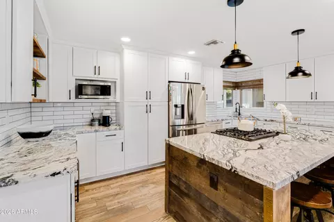 Kitchen - 313 El Caminito Dr, Phoenix, AZ 85020 photo 2 of 6