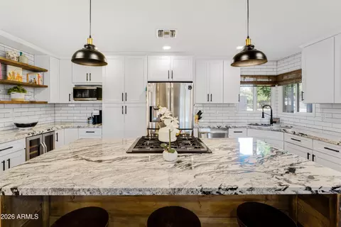 Kitchen - 313 El Caminito Dr, Phoenix, AZ 85020 photo 5 of 6