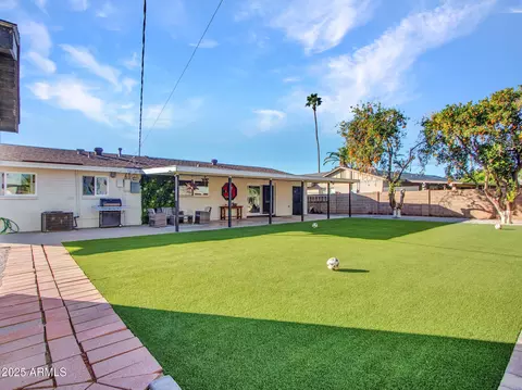 Exterior - 3010 E Yucca St, Phoenix, AZ 85028 photo 7 of 12