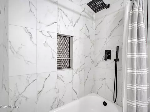 Bath - 3010 E Yucca St, Phoenix, AZ 85028 photo 7 of 7