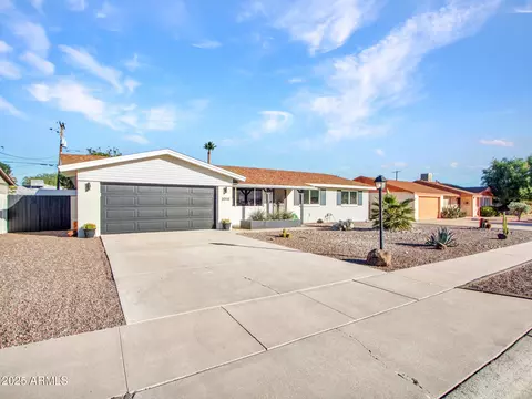 Exterior - 3010 E Yucca St, Phoenix, AZ 85028 photo 4 of 12