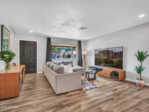 Living - 3010 E Yucca St, Phoenix, AZ 85028 photo 1 of 3