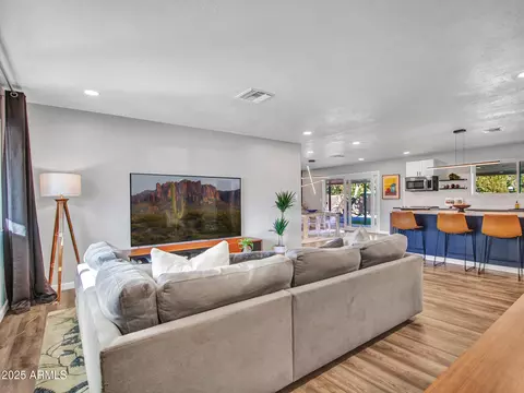 Living - 3010 E Yucca St, Phoenix, AZ 85028 photo 2 of 3