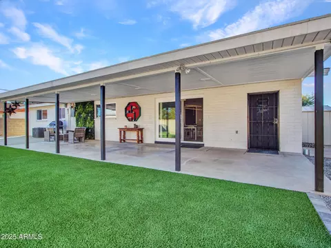 Exterior - 3010 E Yucca St, Phoenix, AZ 85028 photo 8 of 12