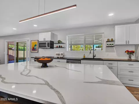 Kitchen - 3010 E Yucca St, Phoenix, AZ 85028 photo 5 of 7